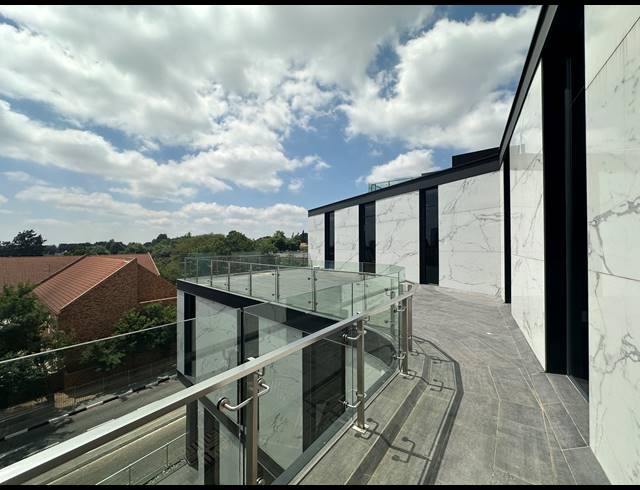 1,601M² OFFICE TO LET IN SANDTON CENTRAL